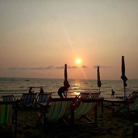 Jomtien Sunset Guesthouse Esterno foto